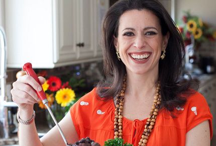 Leticia Schwartz is a celebrated author and chef