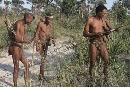 The Ju/'hoansi San of //nhoq’ma continue to practice traditional hunting methods