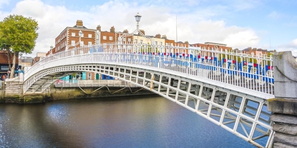 The famous Ha'penny Bridge in Dublin was built in 1816. 