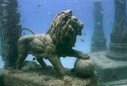 The sumberged city of Heracleion is enjoyed mainly by fish
