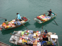 Vietnam villagers selling food