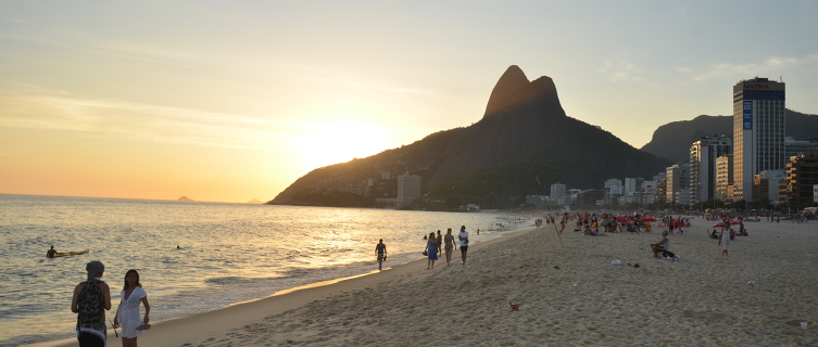 The sunset behind Dois Irmãos Mountain