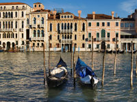Travel to Venice by train