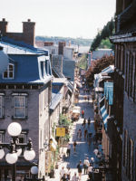 Quartier Petit-Champlain, Vieux-Québec © Louise Mondoux