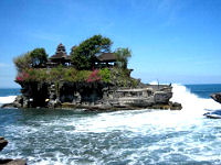 The dramatic temple of Tanah Lot © C Cullern