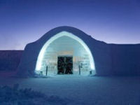 ICEHOTEL entrance © Ben Nilsson_Big Ben Productions