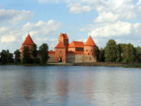 Trakai Castle on Lake Galve © www.123rf.com / Slavak