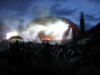 Bestival stage © Creative Commons / iJammin