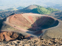 Volcanic surfaces on Mount Etna © www.123rf.com