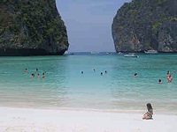 Maya Bay at Ko Phi Phi Leh © Creative Commons