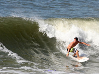 Hit the waves in Durban © Creative Commons / Vividy