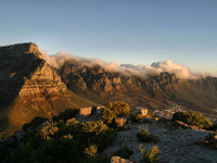 Free cable car rides up Table Mountain are offered on birthdays © Creative Commons / darkroomillusions