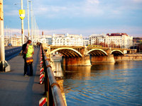 Stroll along romantic Budapest streets © Creative Commons / xurde
