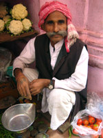 Vegetable seller in Chandni Chowk © Creative Commons / Meanest Indian