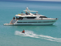 Yacht © Creative Commons / Tab59