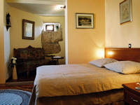 Roman wall in room 304 © Hotel Peristil