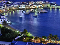 Mykonos Town at night © Creative Commons / lara2