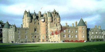 Glamis Castle © Creative Commons / macieklew