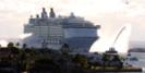 World's largest cruise ship, Oasis of the Seas © Creative Commons / Monica R