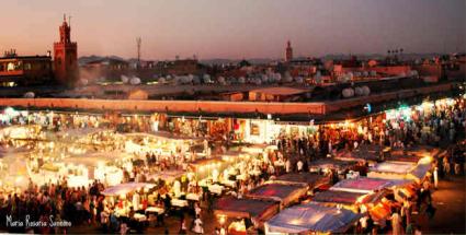 Bustle around the Jemaa el Fna square © Creative Commons /    	 Maria Rosaria Sannino/images and words' photostream