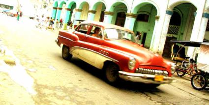 Vintage cars are part of modern Havana's cityscape © Creative Commons / ilkerender