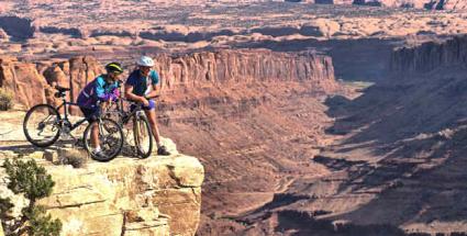 Mountain bikers in one of Utah's stunning national parks © Comstock Images / Comstock / Thinkstock