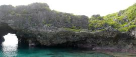 Niue caves
