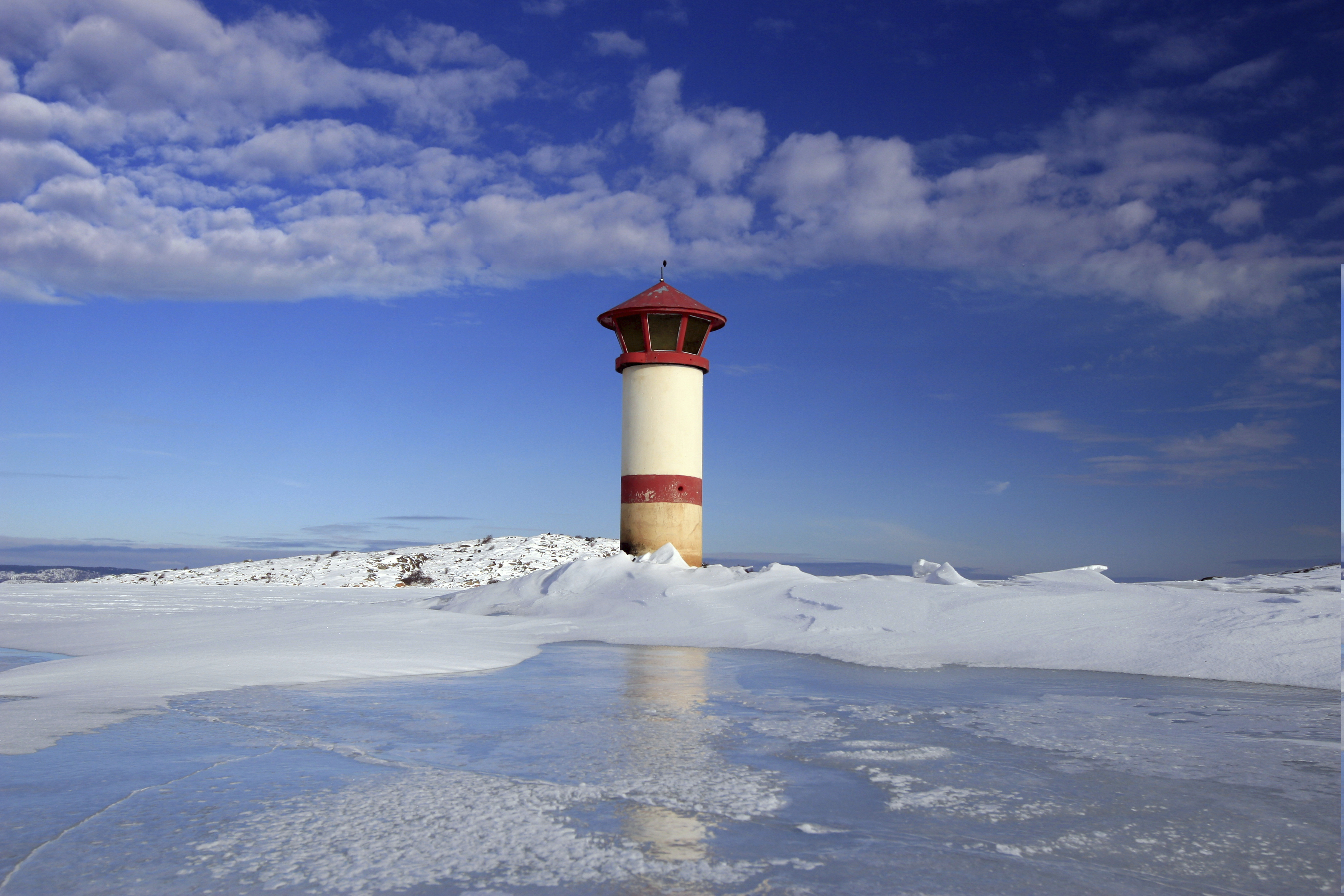 Lighthouse on ice, Gothenburg archipelago